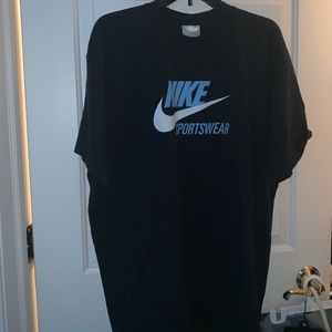 nike t-shirt